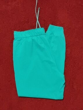 - Lululemon women's Jogger pants.